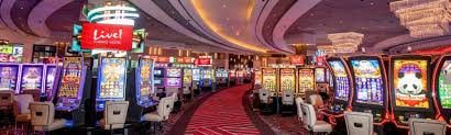 AK444 community banner – adult members enjoying sports betting and live casino entertainment
